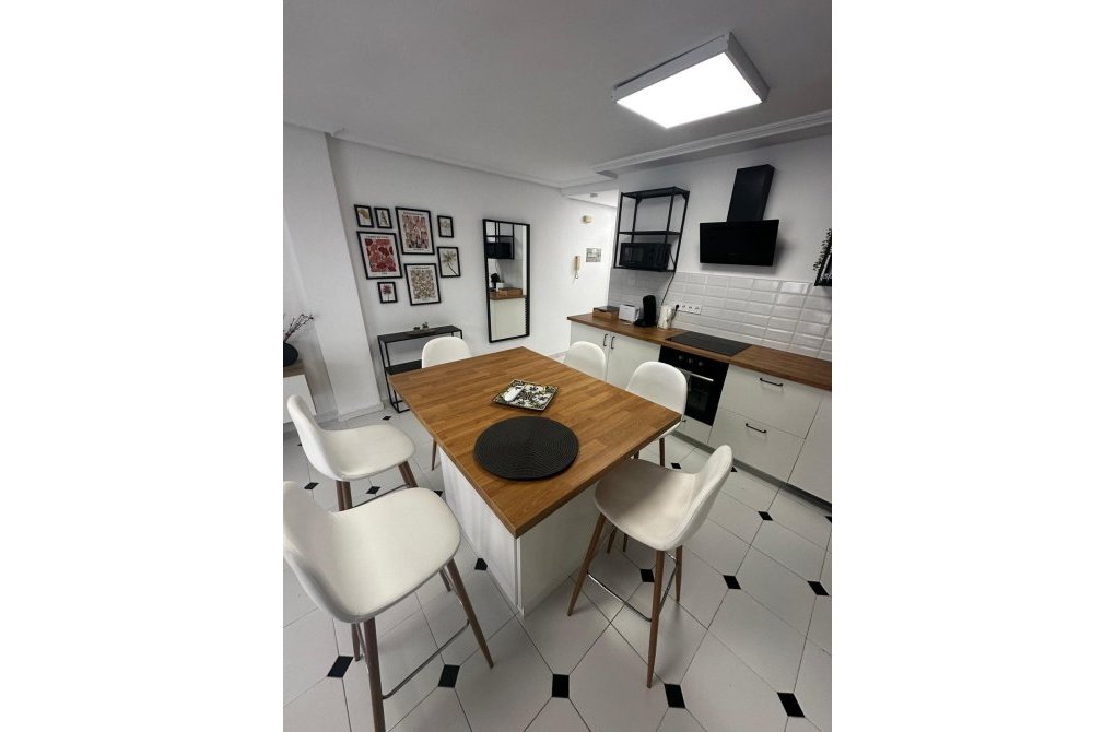 Resale - Apartment - Torrevieja - Centro