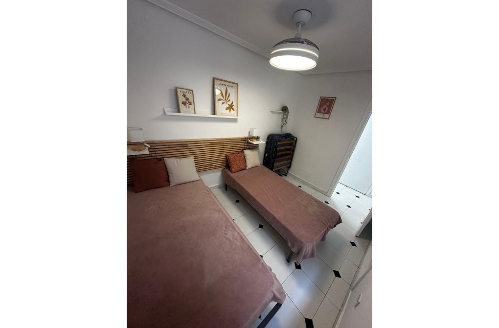 Resale - Apartment - Torrevieja - Centro