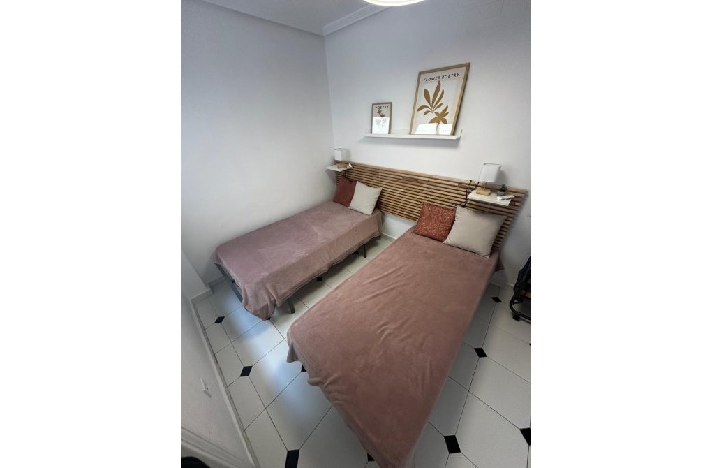 Resale - Apartment - Torrevieja - Centro