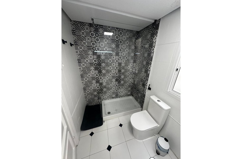 Resale - Apartment - Torrevieja - Centro