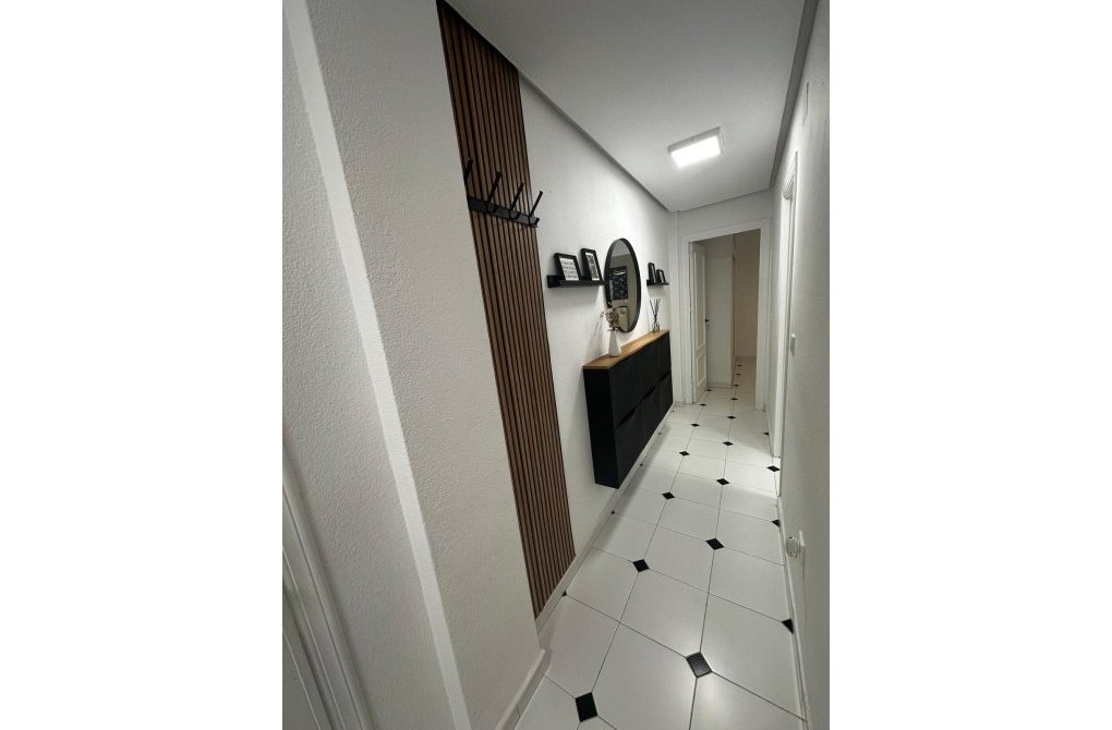 Resale - Apartment - Torrevieja - Centro