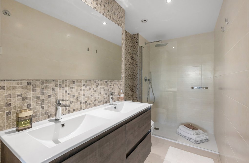 Resale - Apartment - Torrevieja - Punta prima