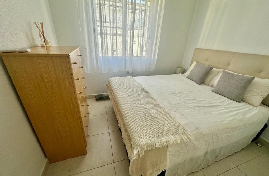 Resale - Bungalow - Ciudad Quesada