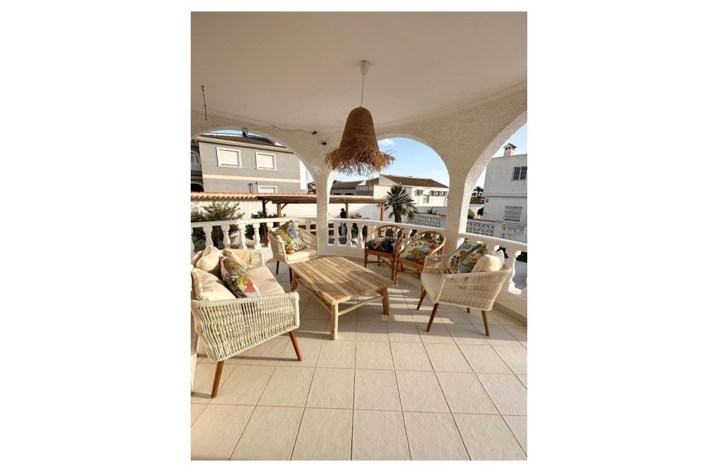 Resale - Villa - Torrevieja - San luis