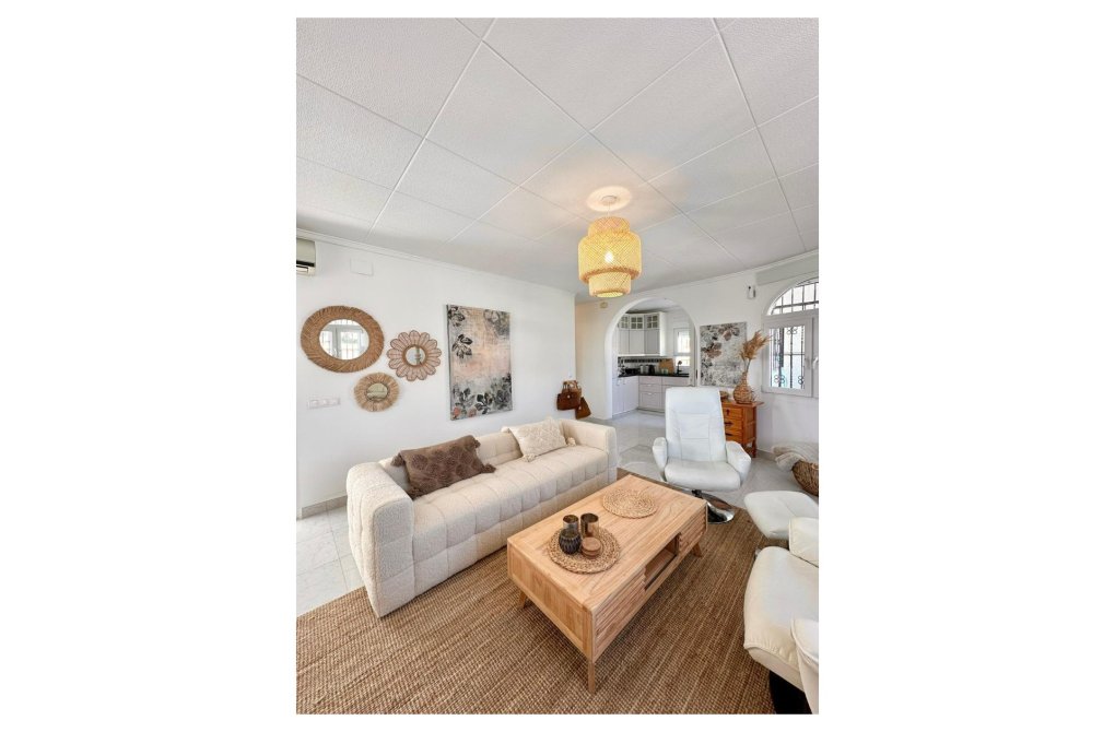 Resale - Villa - Torrevieja - San luis