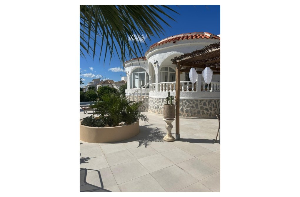 Resale - Villa - Torrevieja - San luis