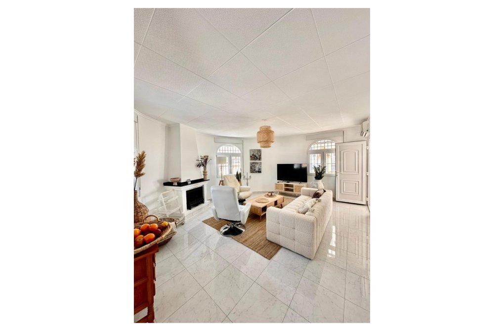 Resale - Villa - Torrevieja - San luis