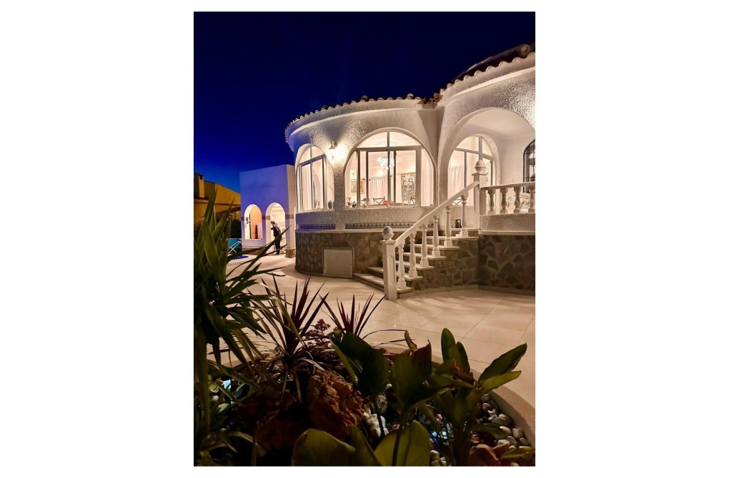 Resale - Villa - Torrevieja - San luis