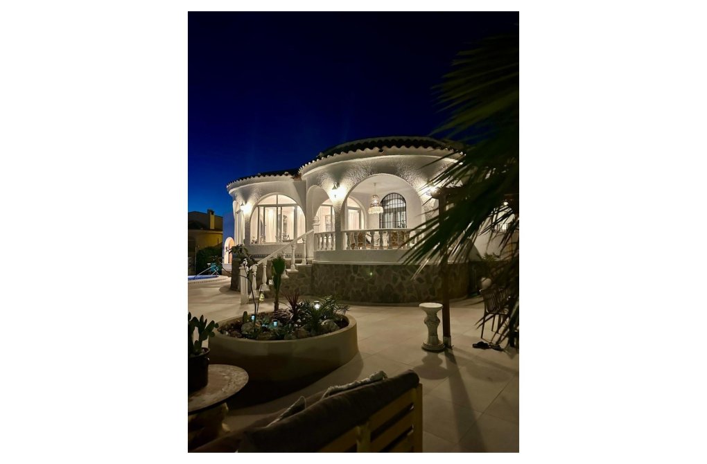 Resale - Villa - Torrevieja - San luis