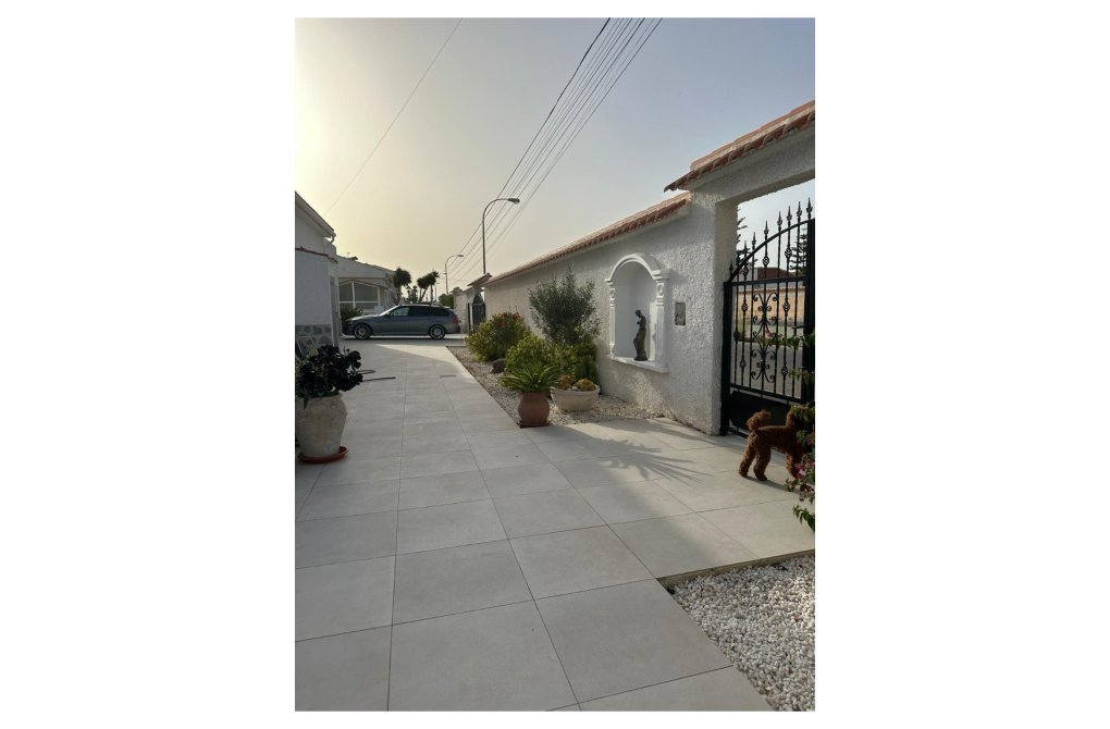 Resale - Villa - Torrevieja - San luis