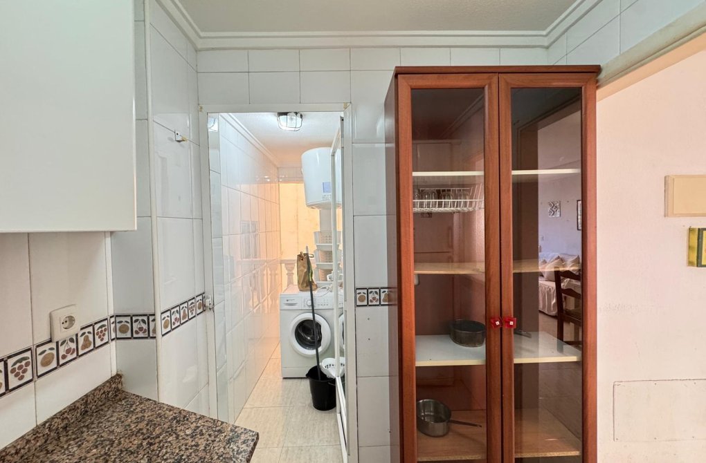 Rynek wtórny - Apartament - Torrevieja - Estacion de autobuses