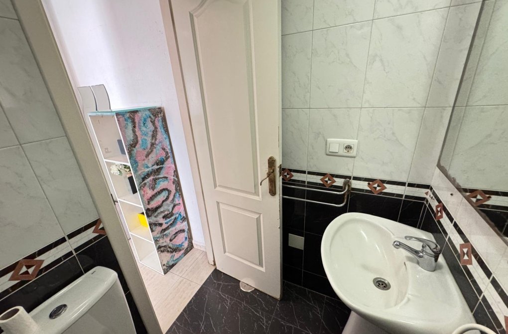 Rynek wtórny - Apartament - Torrevieja - Estacion de autobuses