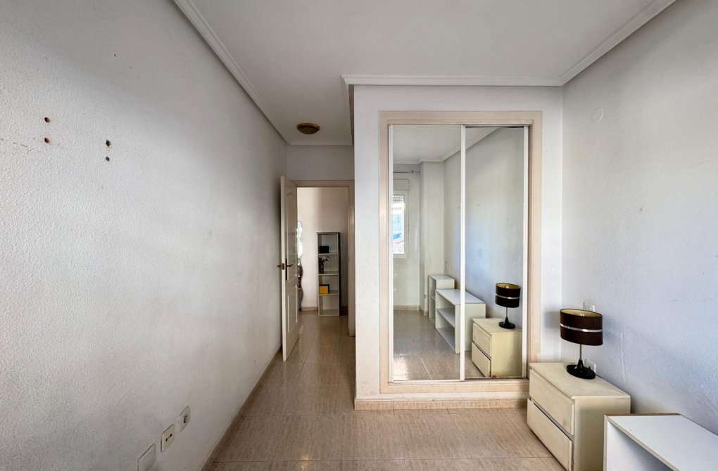 Rynek wtórny - Apartament - Torrevieja - Estacion de autobuses