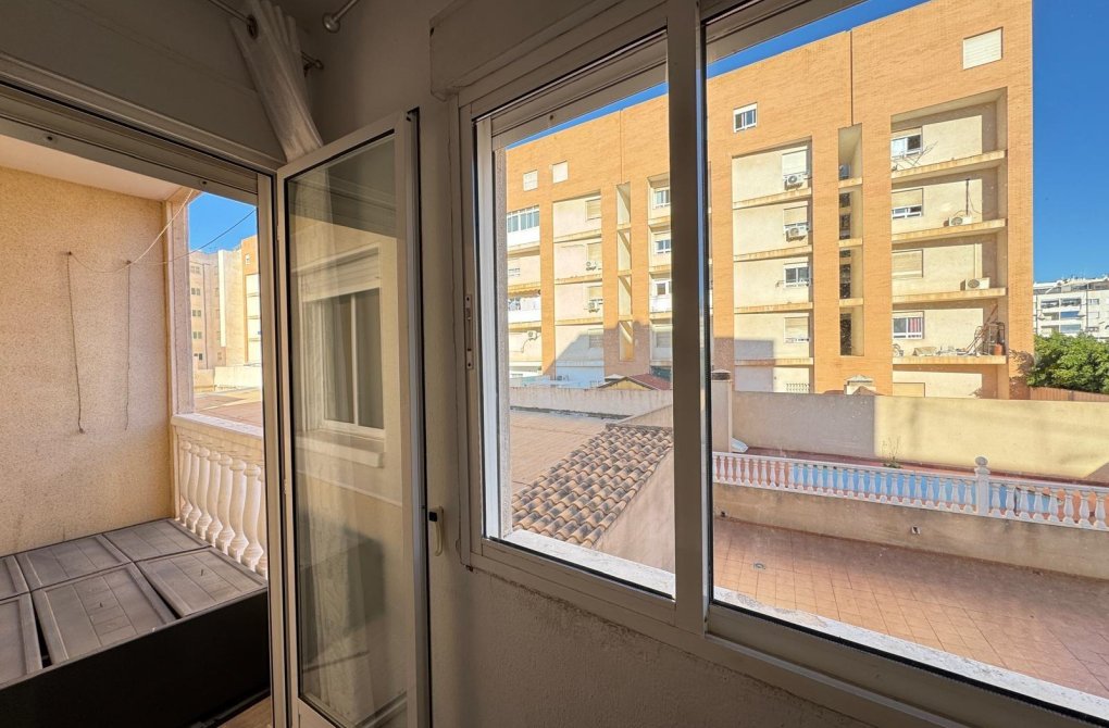 Rynek wtórny - Apartament - Torrevieja - Estacion de autobuses