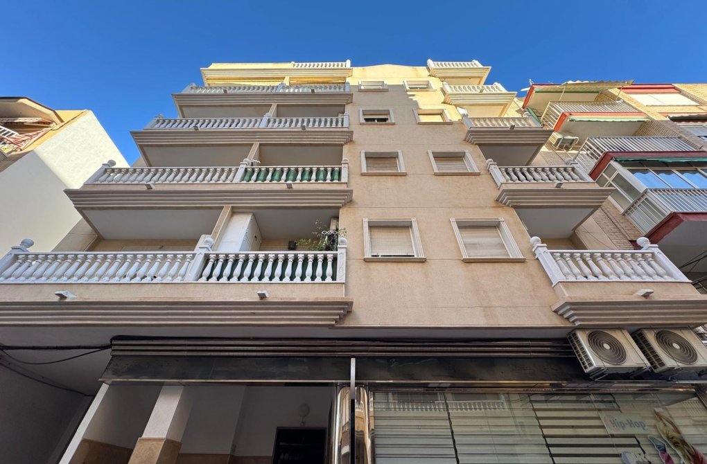 Rynek wtórny - Apartament - Torrevieja - Estacion de autobuses