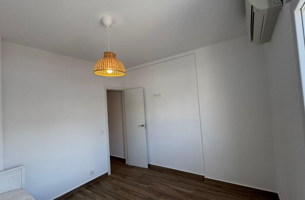 Rynek wtórny - Bungalow - Torrevieja - La Mata