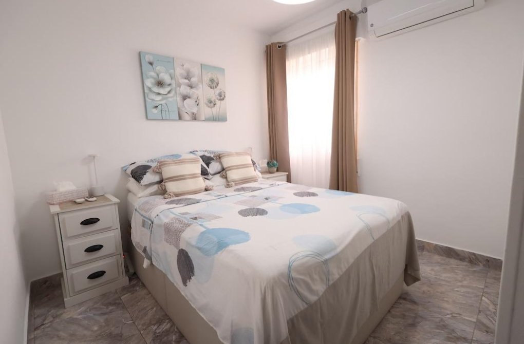 Resale - Upper floor bungalow - Torrevieja - Paraje natural