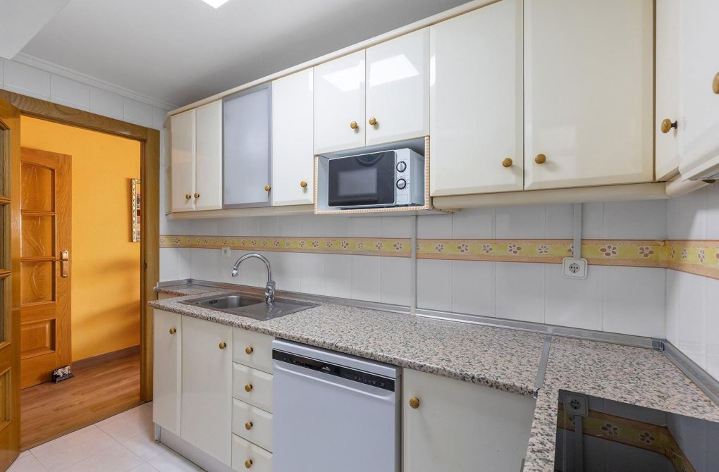 Вторичное жилье - Квартира - Torrevieja - Estacion de autobuses