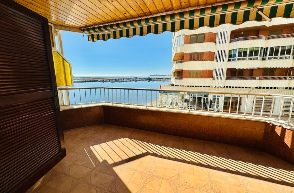 Odsprzedaż - Apartament - Torrevieja - Playa Acequion