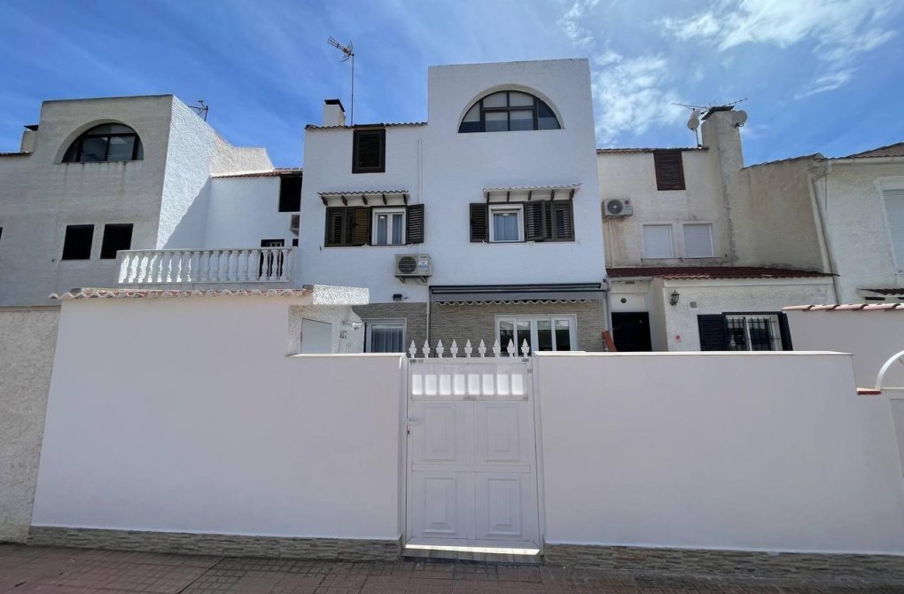 Resale - Terraced house - Torrevieja - Habaneras