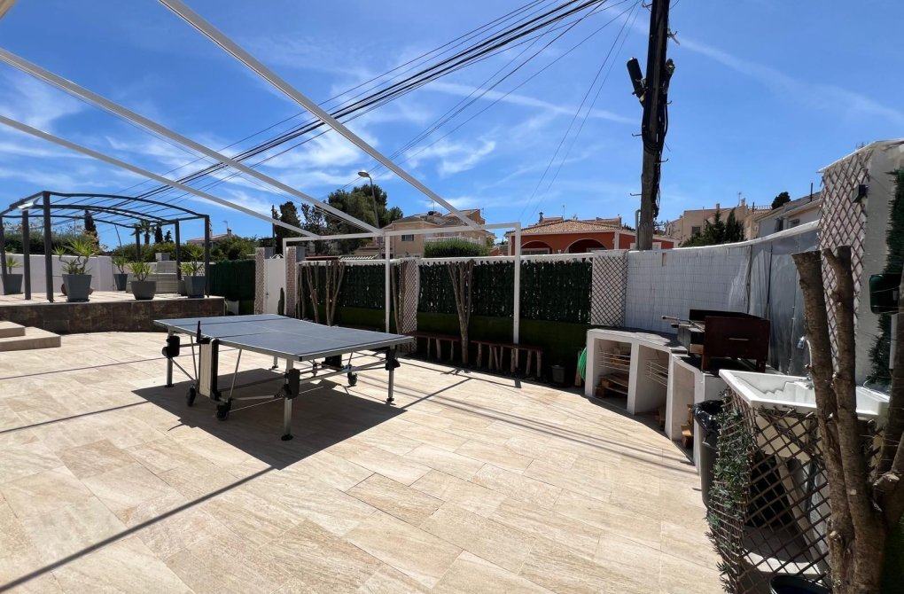 Resale - Villa - Torrevieja - Los altos