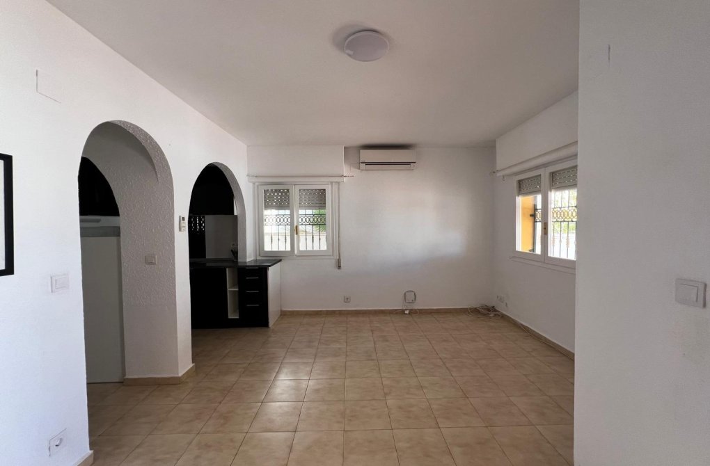 Вторичное жилье - Villa - Orihuela Costa - La Florida