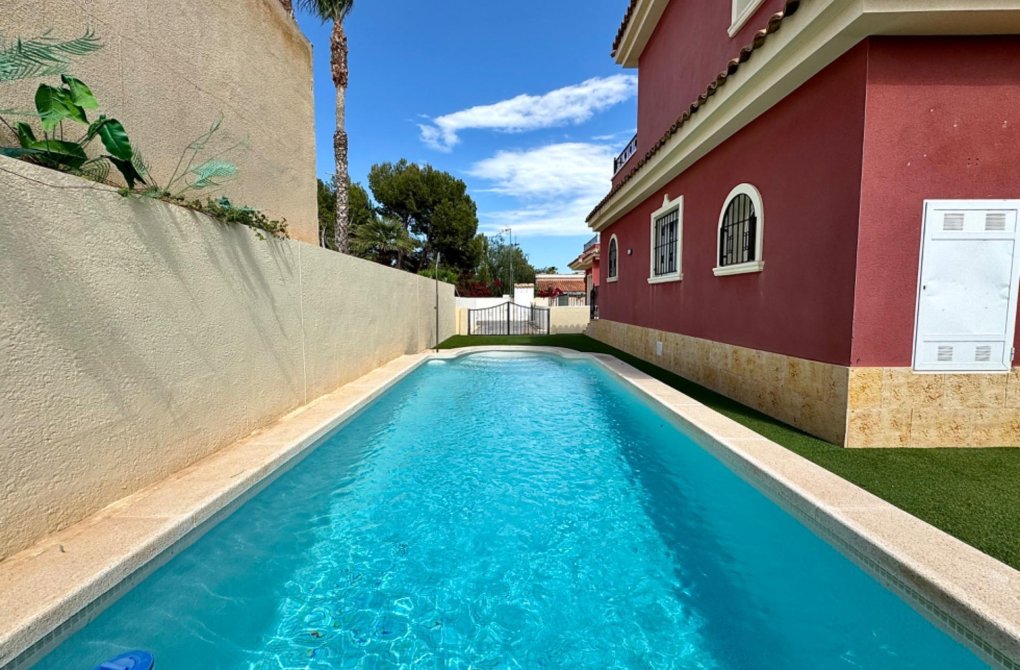 Reventa - Villa - Orihuela Costa - La Zenia