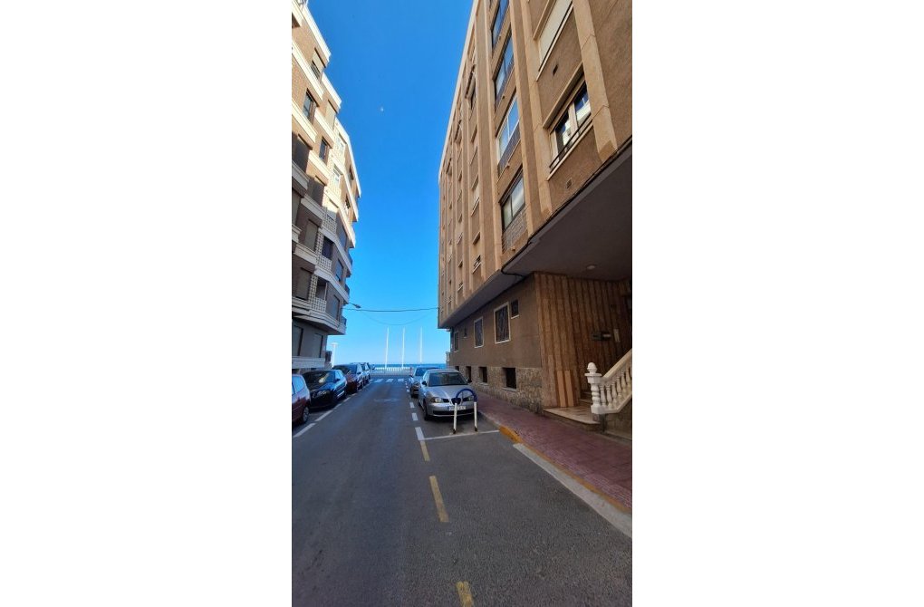 Resale - Apartment - Torrevieja - Playa de los Locos