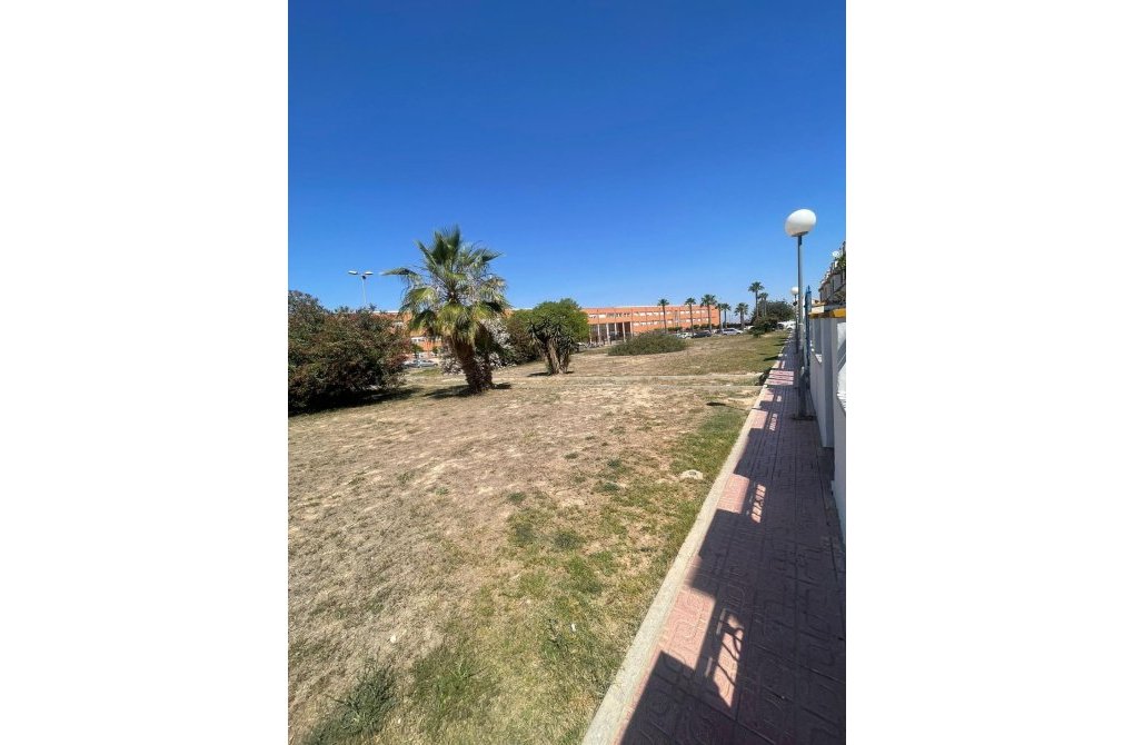 Resale - Terraced house - Torrevieja - Doña ines