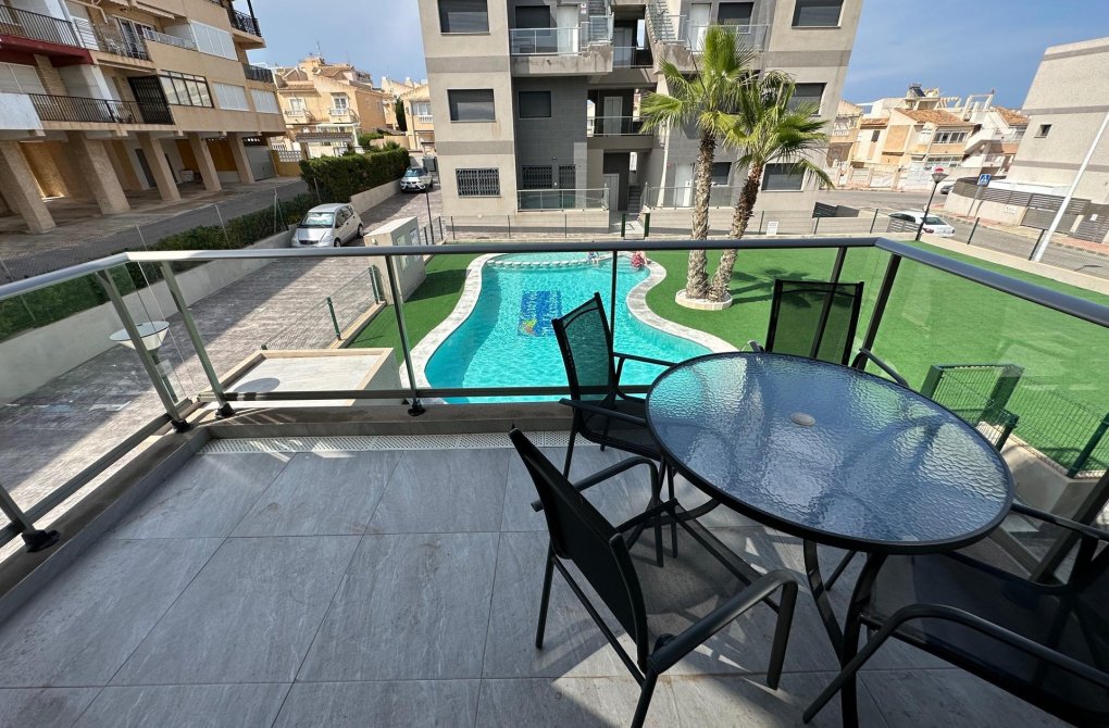 Resale - Apartment - Torrevieja - Los Frutales