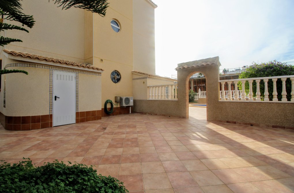 Resale - Apartment - Orihuela Costa - Cabo Roig