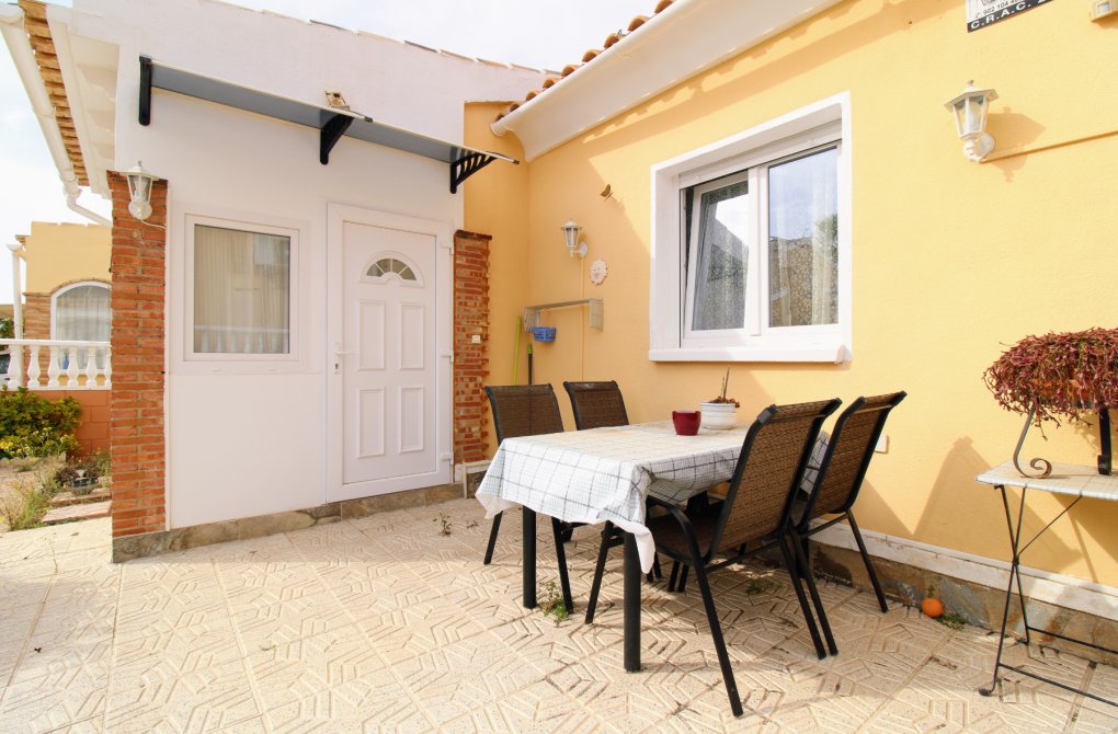 Resale - Chalet - Orihuela Costa - Las Mimosas