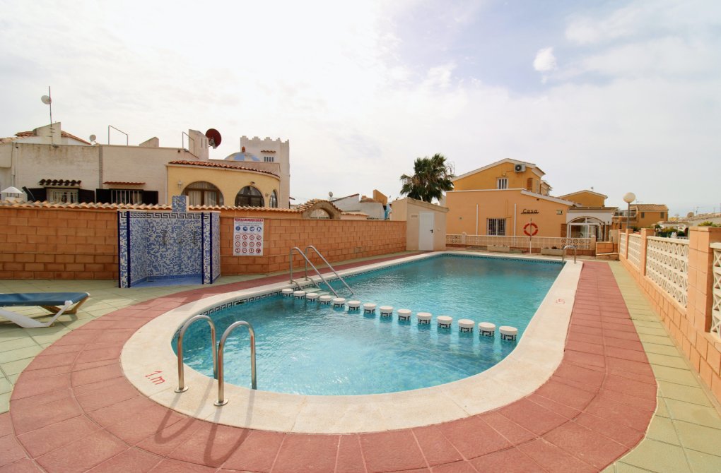 Resale - Chalet - Orihuela Costa - Las Mimosas