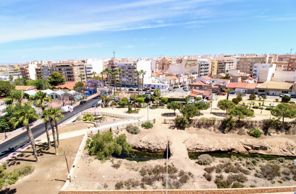 Resale - Apartment - Torrevieja - Acequion