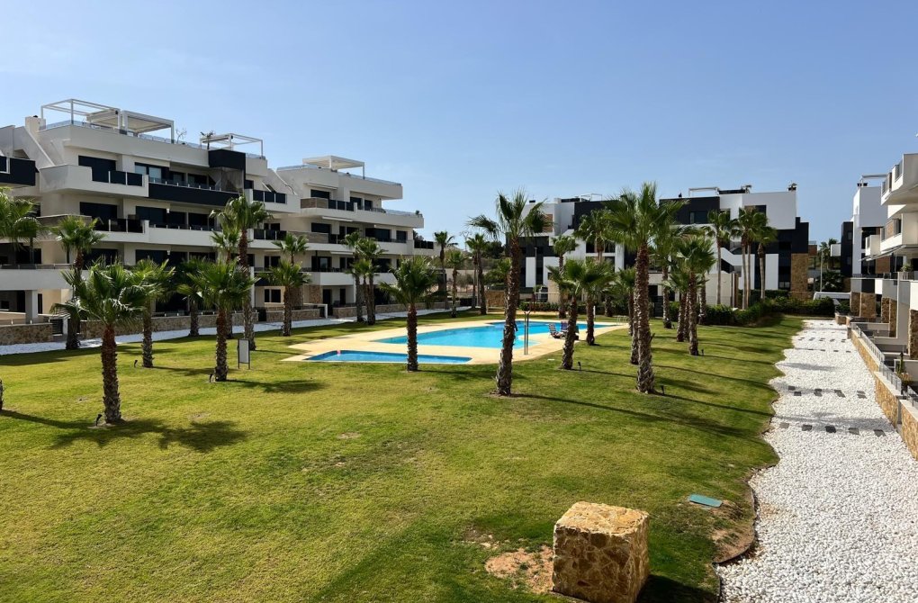 Resale - Apartment - Torrevieja - Los altos