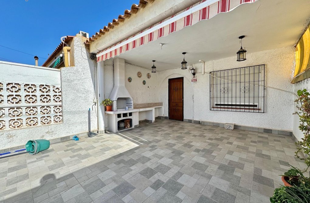 Resale - Terraced house - Torrevieja - Playa de los Locos