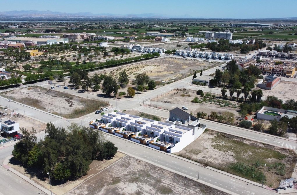 Obra nueva - Villa - Dolores - polideportivo