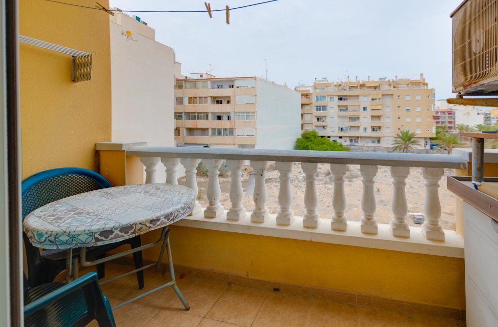 Resale - Apartment - Torrevieja - Playa de Los Locos-Curva del Palangre