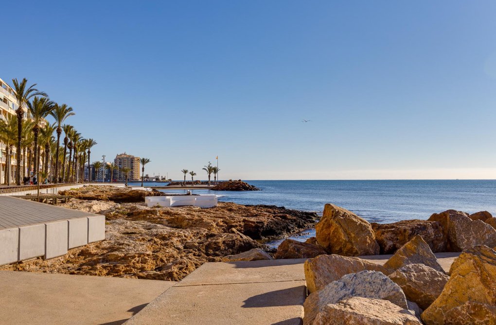 Resale - Apartment - Torrevieja - Playa de Los Locos-Curva del Palangre