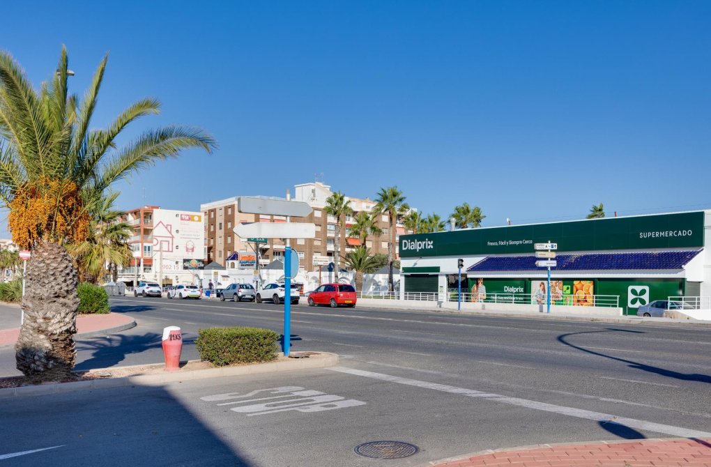 Resale - Bungalow - Torrevieja - Playa de los Naufragos