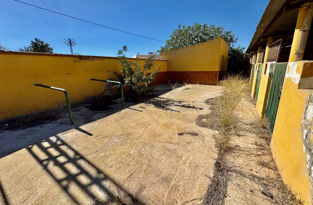 Reventa - Finca / Propiedad de Campo - Los Montesinos