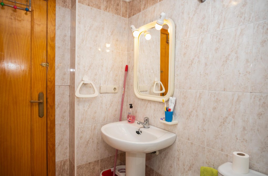 Resale - Apartment - Torrevieja - Centro