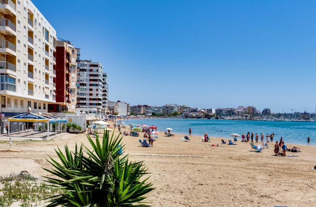 Rynek wtórny - Apartament - Torrevieja - Playa de los Naufragos