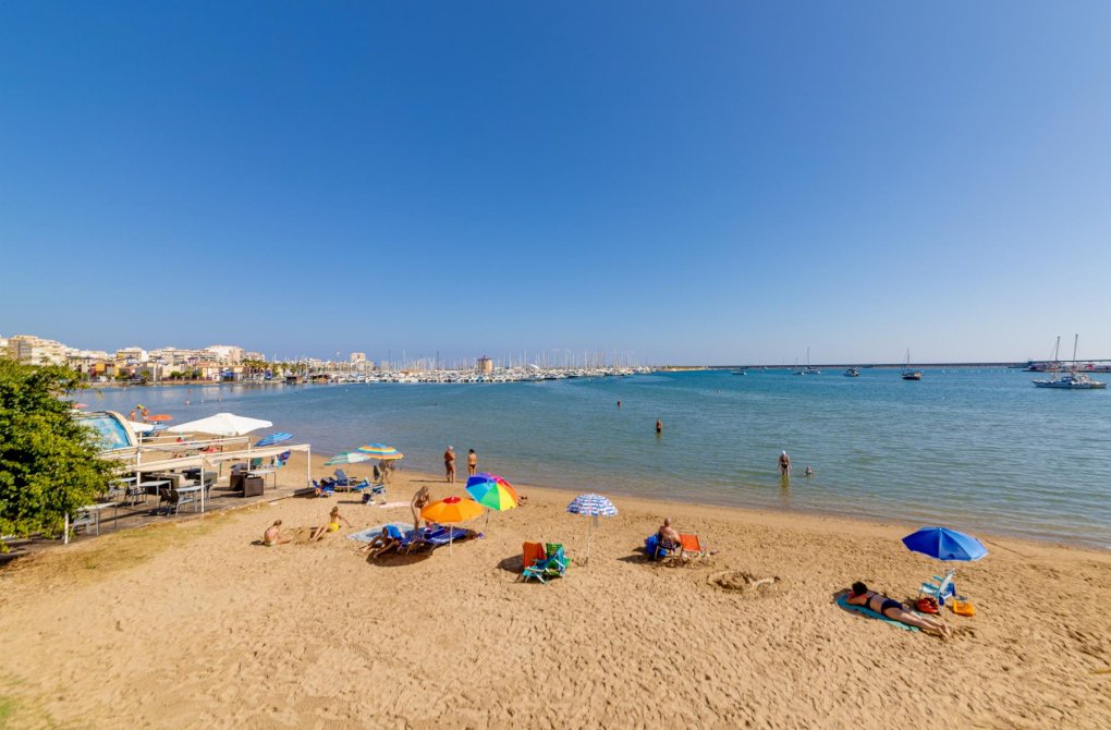 Вторичное жилье - Квартира - Torrevieja - Playa de los Naufragos