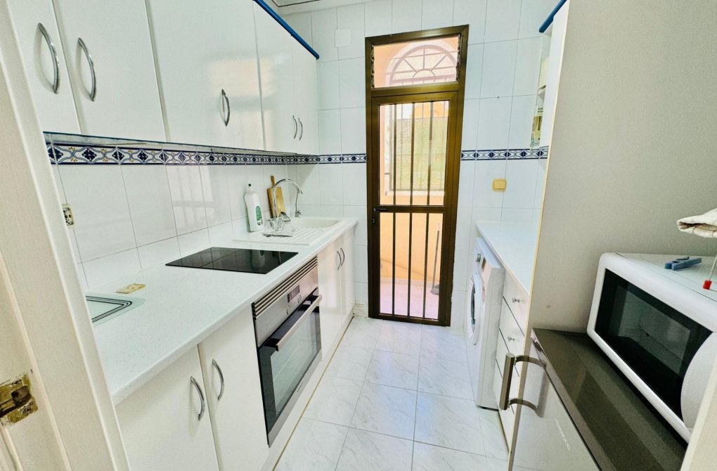 Resale - Apartment - Torrevieja - La veleta