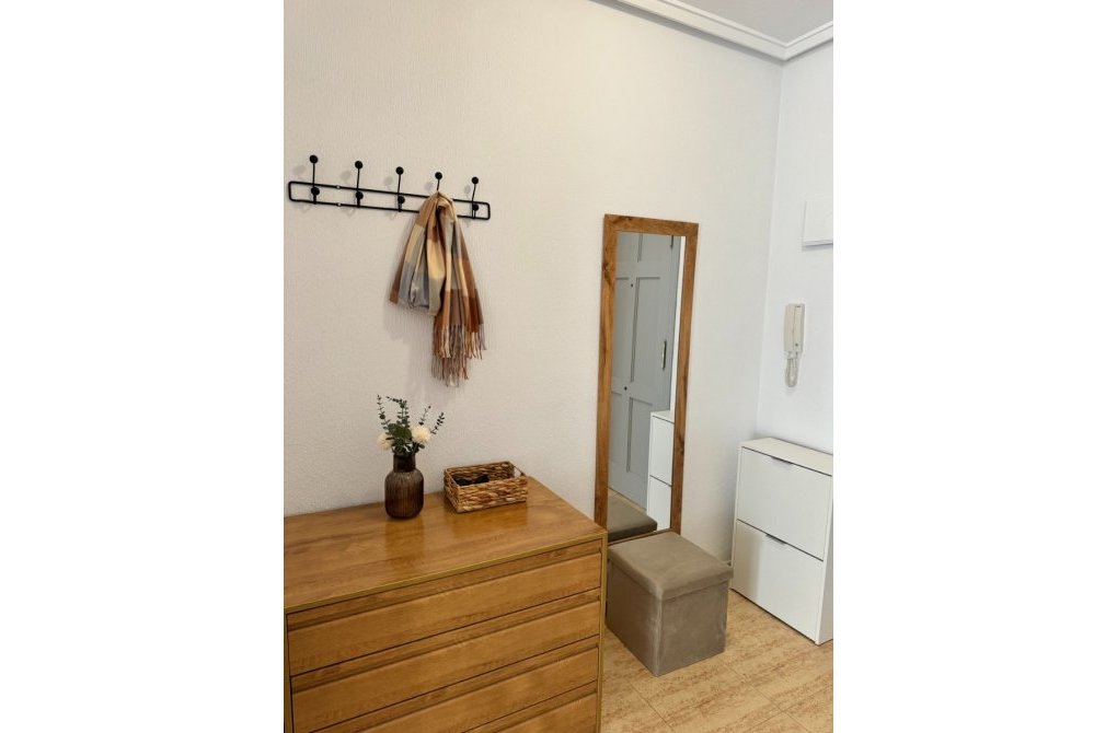 Resale - Apartment - Torrevieja - Centro