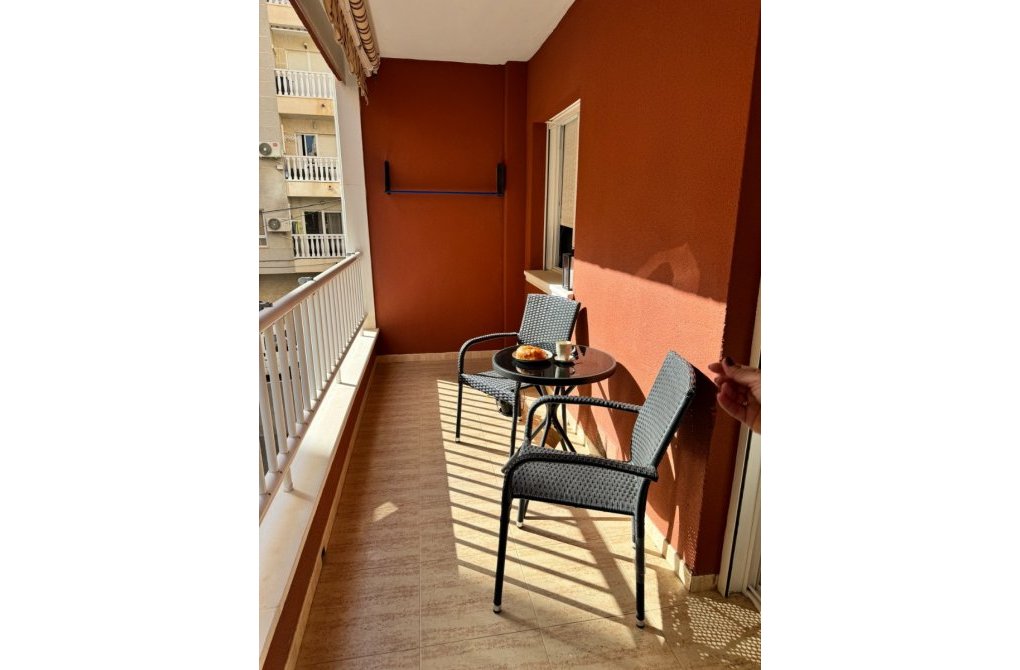 Resale - Apartment - Torrevieja - Centro