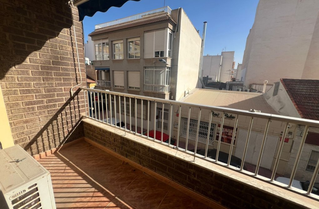 Resale - Apartment - Torrevieja - Centro