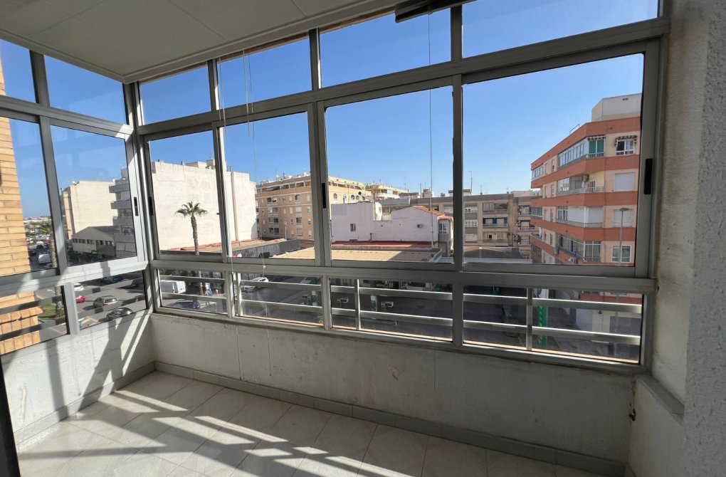 Resale - Apartment - Torrevieja - Centro