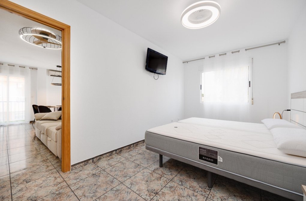 Resale - Apartment - Torrevieja - PLAYA NAUFRAGOS